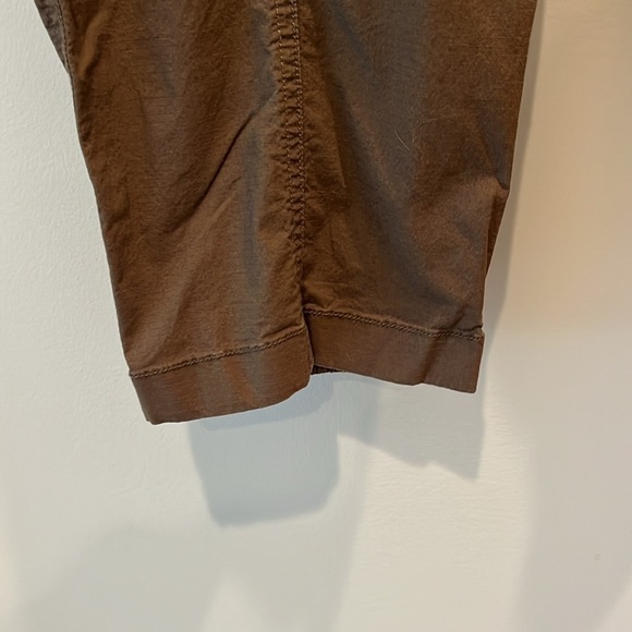 Loft - women’s Capri length cargo pants. Size 14 - Picture 4 of 10